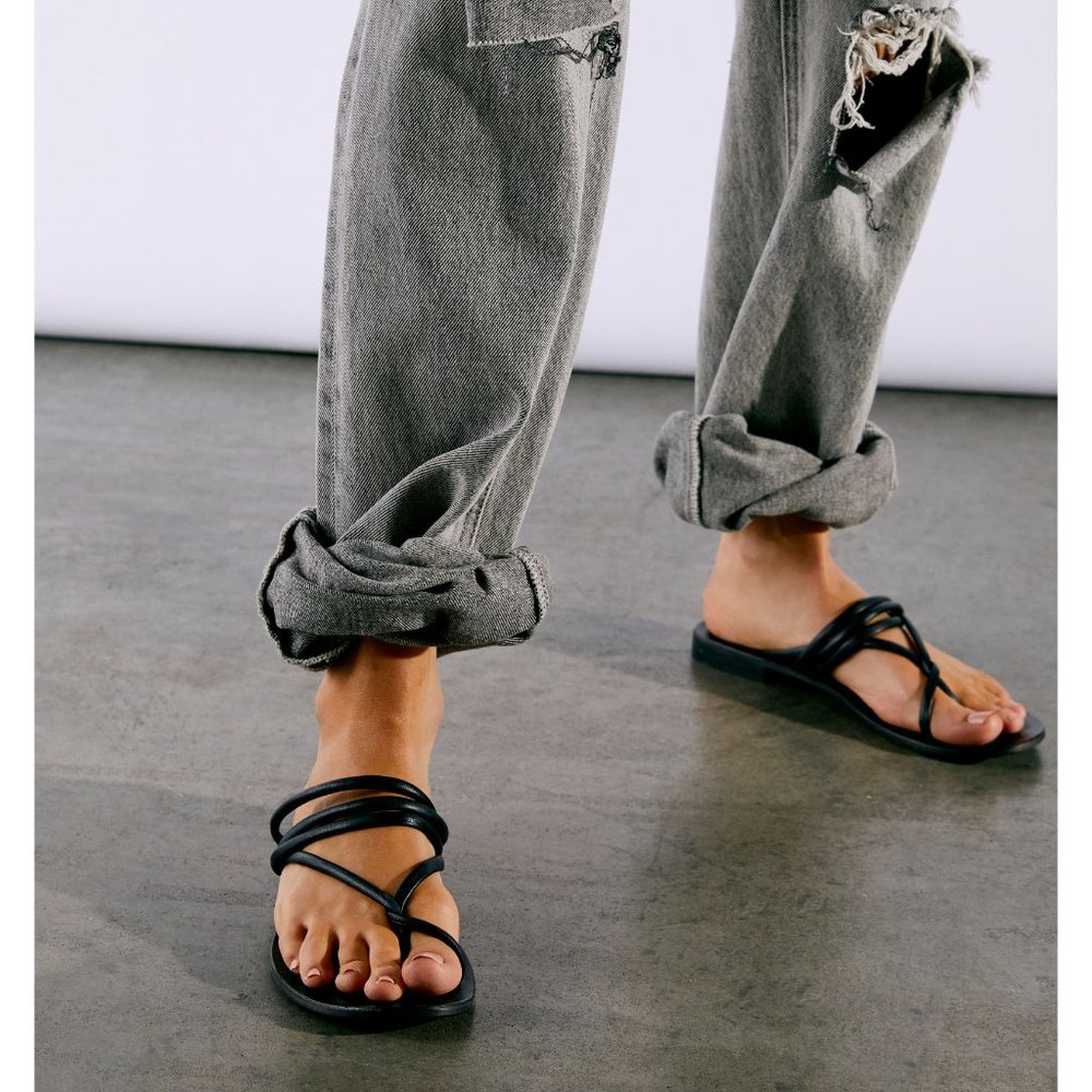 🆕 NWT Free People Kayla Soft Strappy Sandals / Black